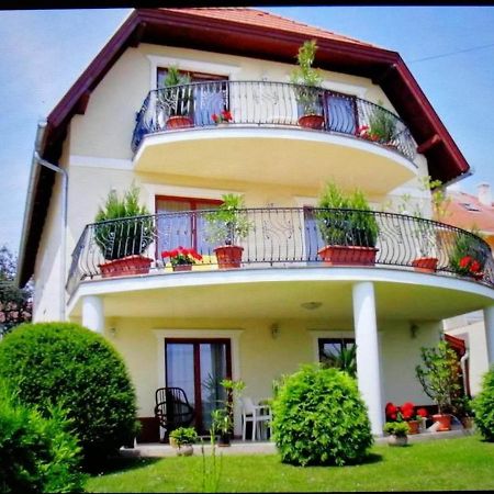 Erika Apartmanházak Heviz Exterior foto