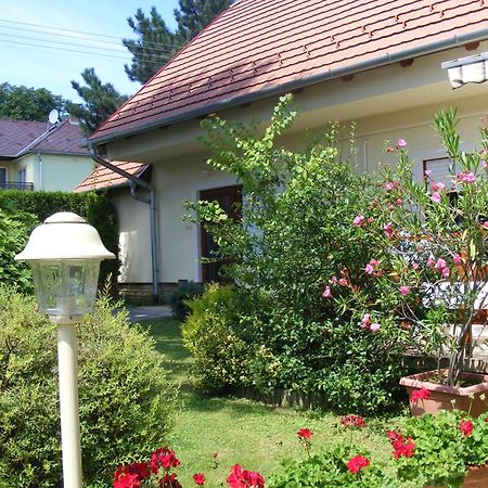 Erika Apartmanházak Heviz Exterior foto