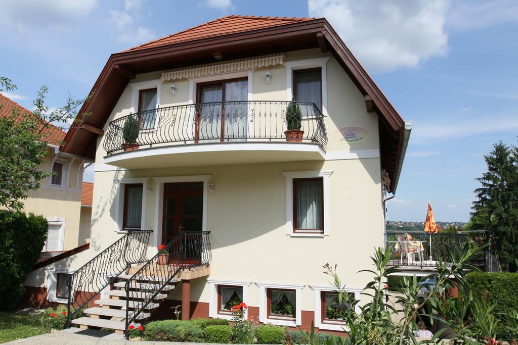 Erika Apartmanházak Heviz Exterior foto