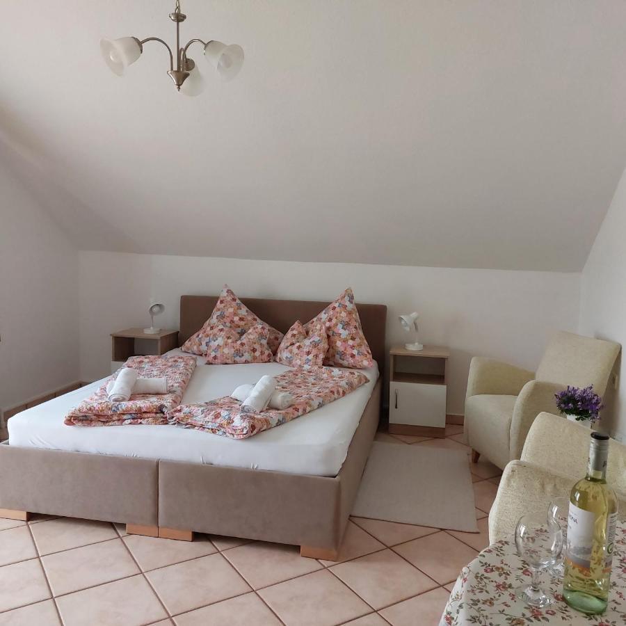 Erika Apartmanházak Heviz Exterior foto