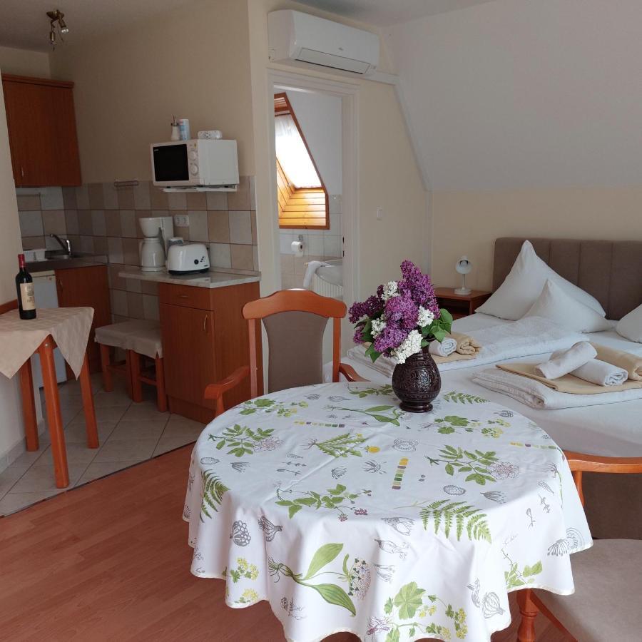 Erika Apartmanházak Heviz Exterior foto