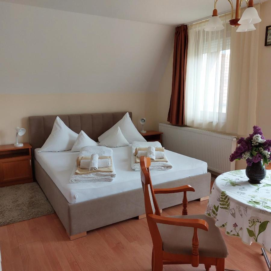 Erika Apartmanházak Heviz Exterior foto