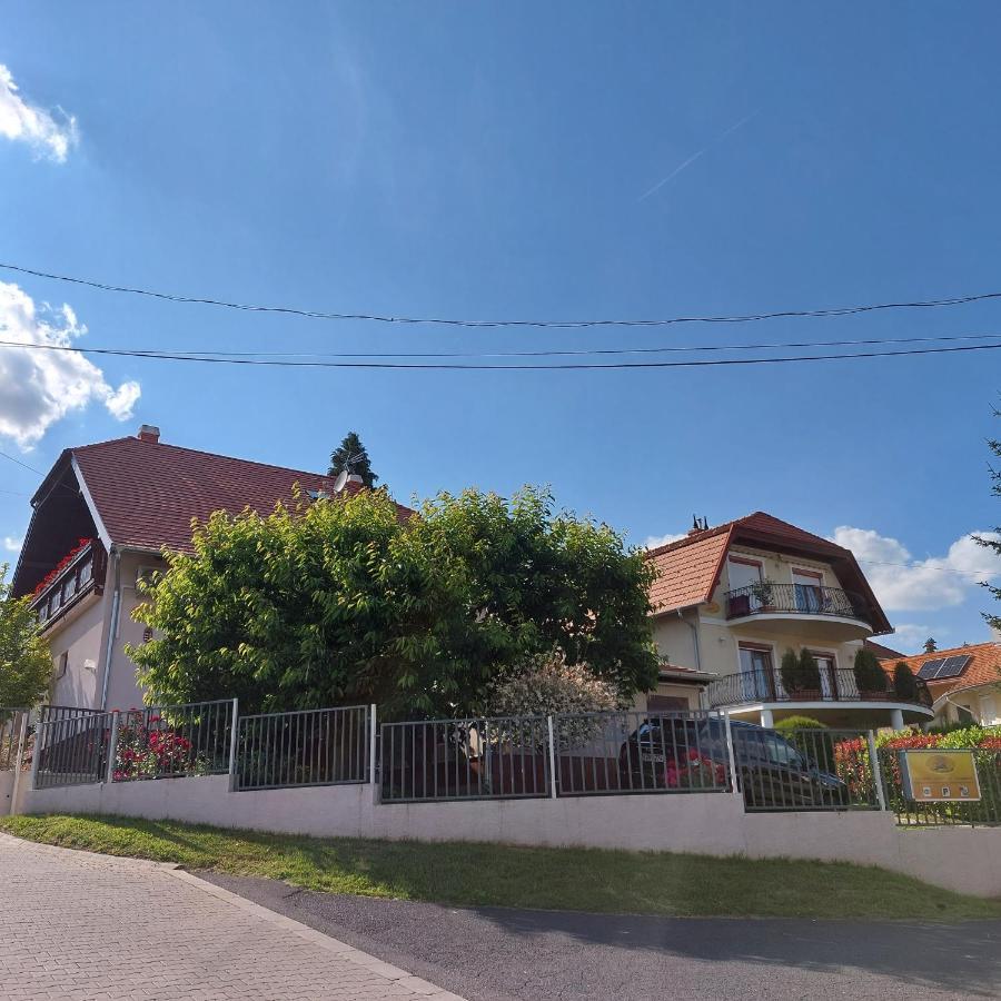 Erika Apartmanházak Heviz Exterior foto