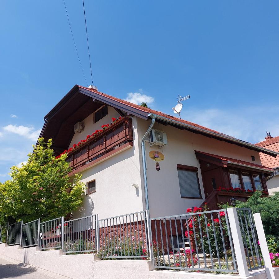 Erika Apartmanházak Heviz Exterior foto