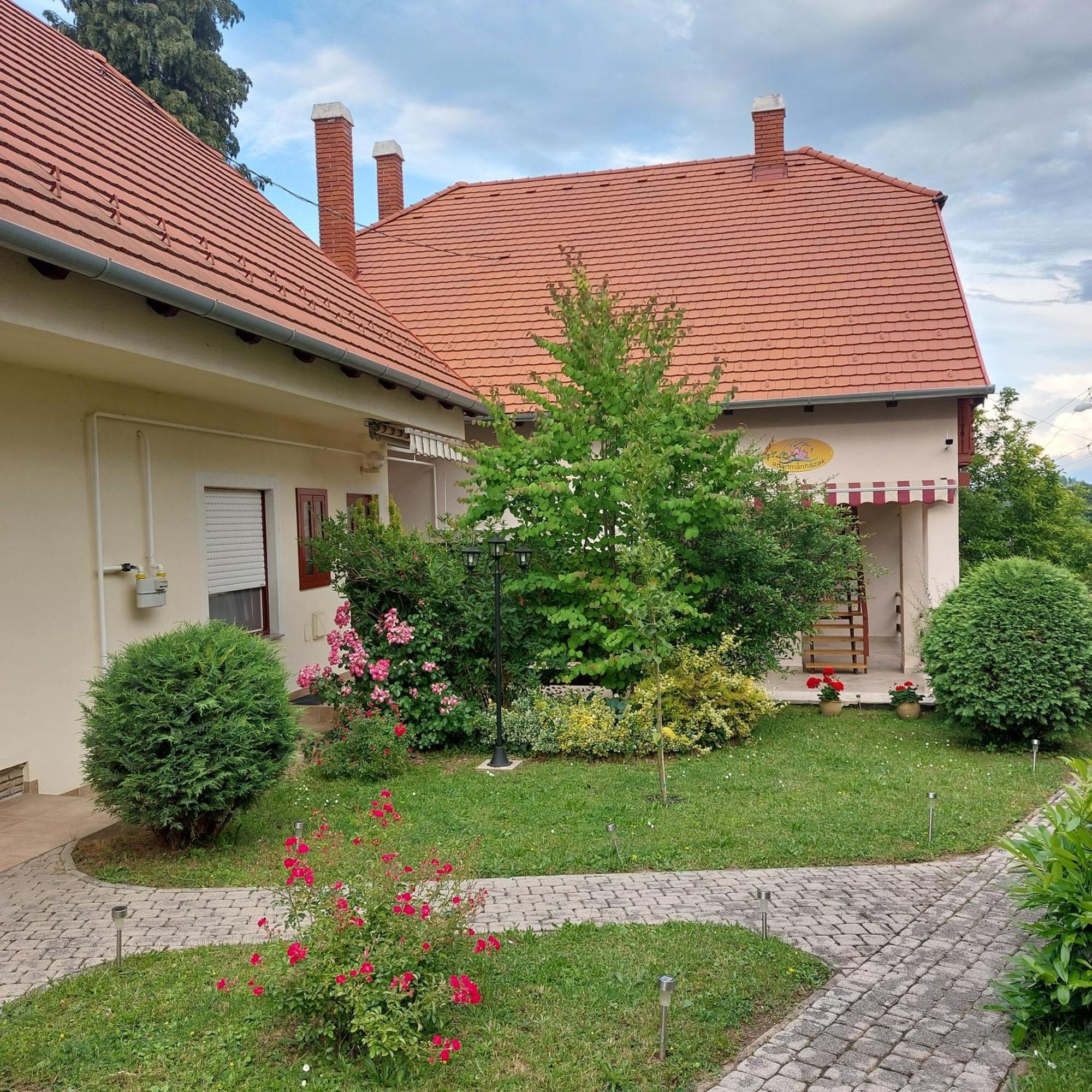Erika Apartmanházak Heviz Exterior foto