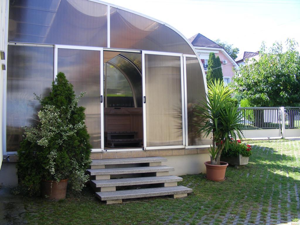 Erika Apartmanházak Heviz Exterior foto