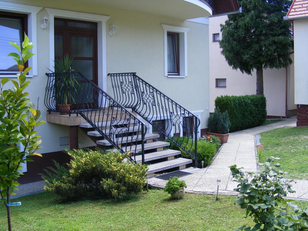 Erika Apartmanházak Heviz Exterior foto