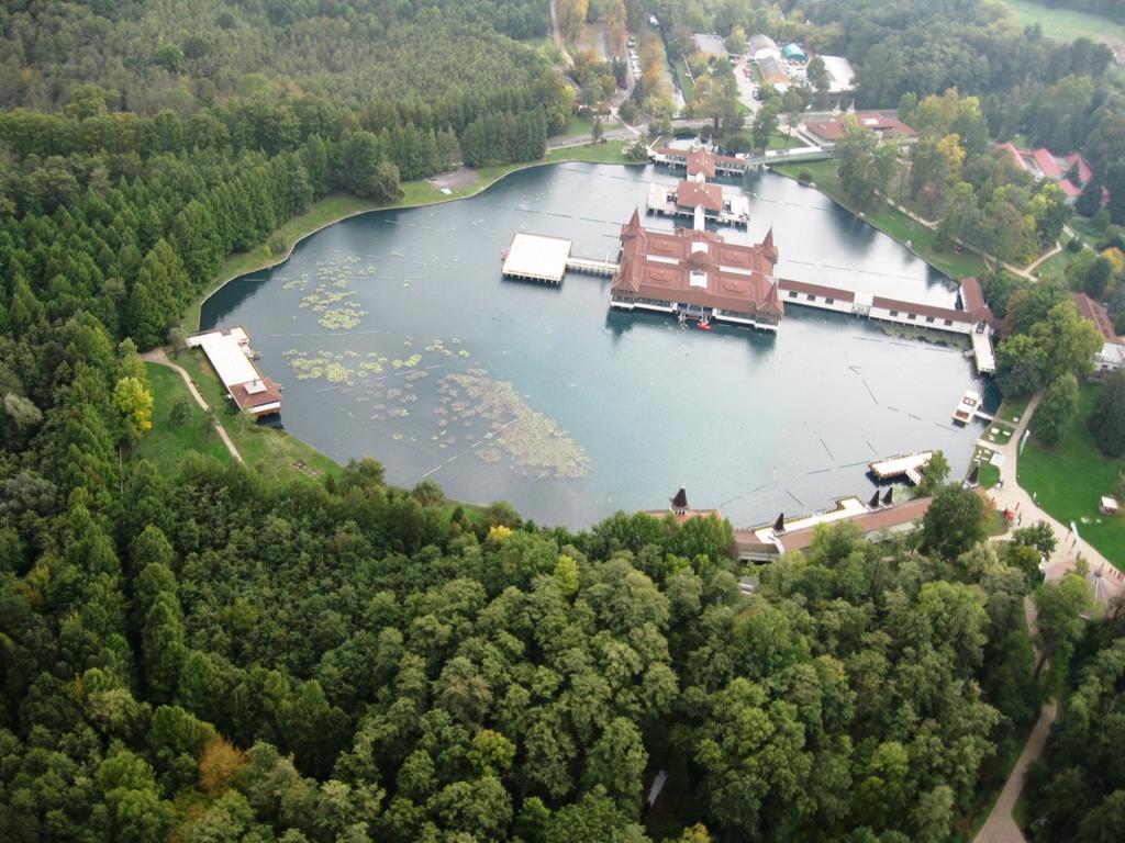 Erika Apartmanházak Heviz Exterior foto