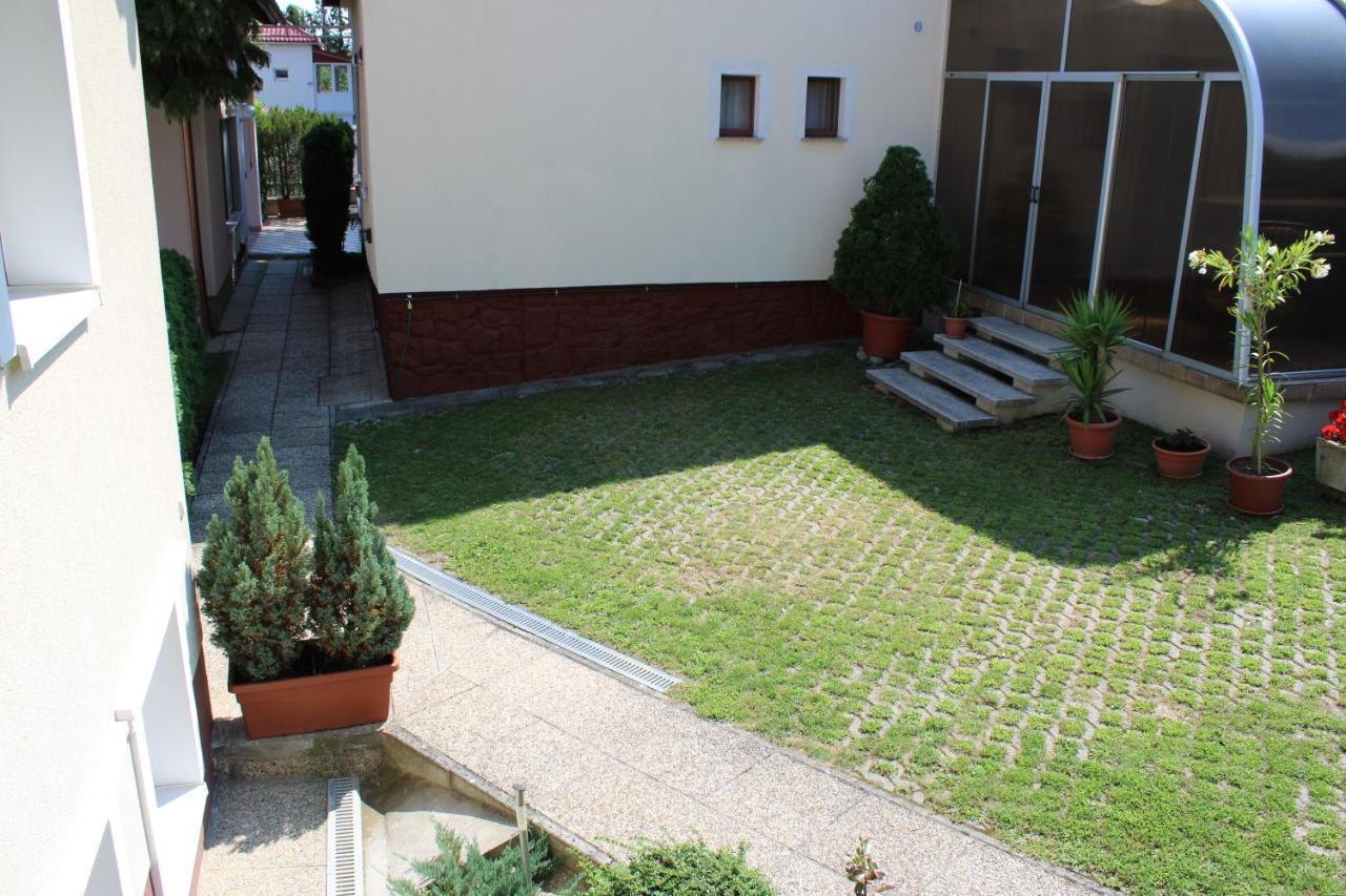 Erika Apartmanházak Heviz Exterior foto